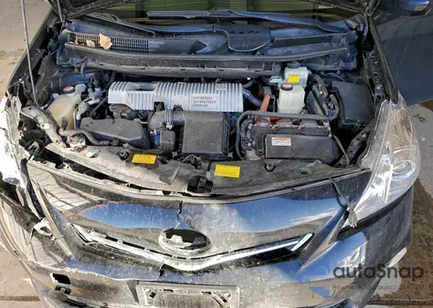 2014 Toyota Prius V z USA, uszkodzony, nr VIN JTDZN3EU4EJ005872